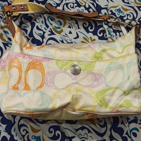 Coach - Picture 7 of 9